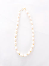 Load image into Gallery viewer, Pearl Choker
